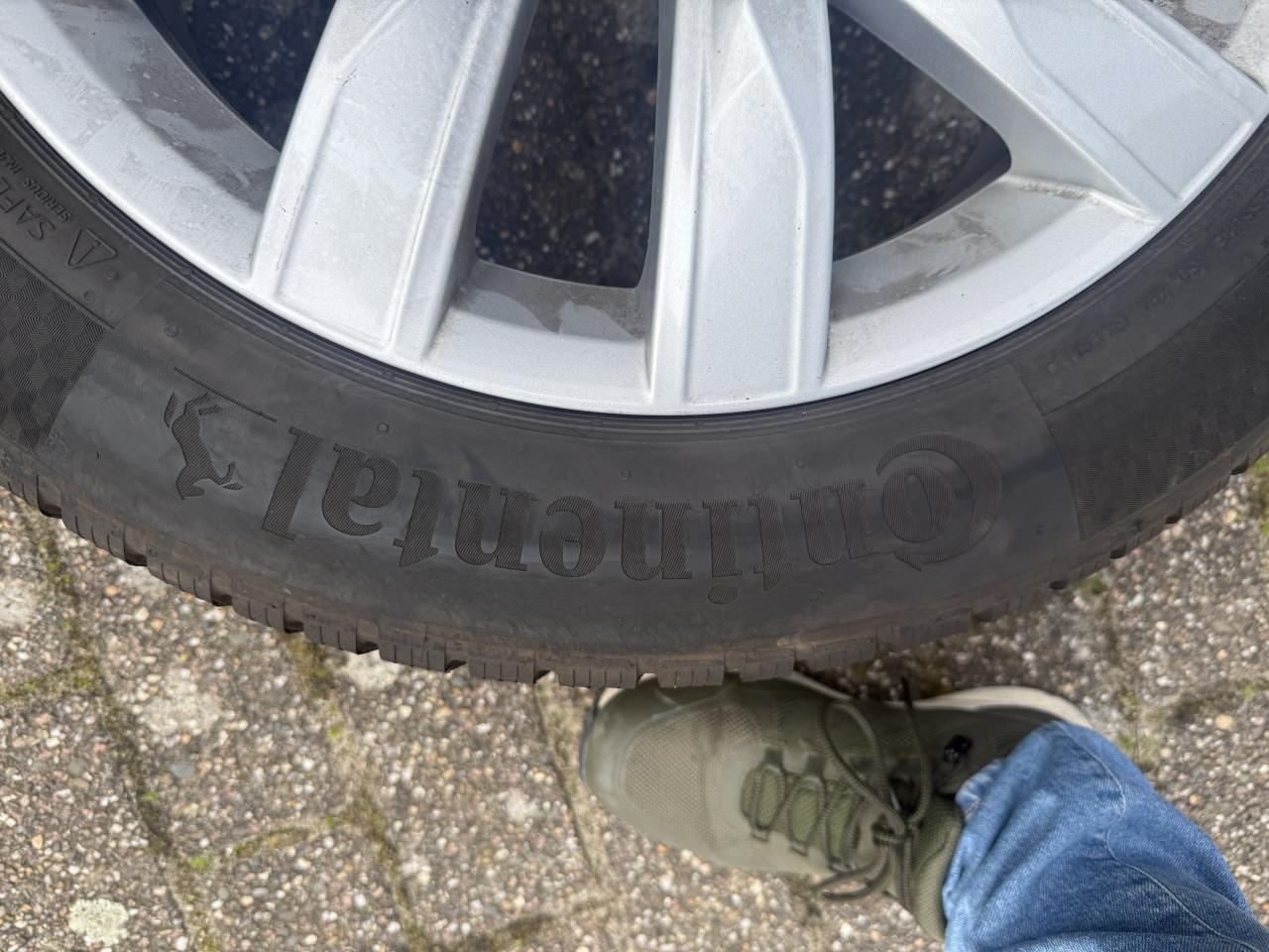 4 x vw passat velgen en winterbanden (215/55 R17H)