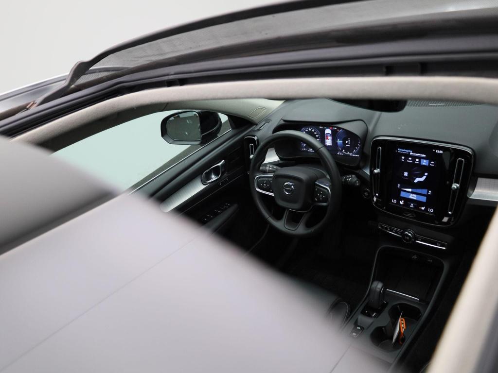 Volvo XC40 1.5 t4 recharge inscription expression | automaat | leder |  pan