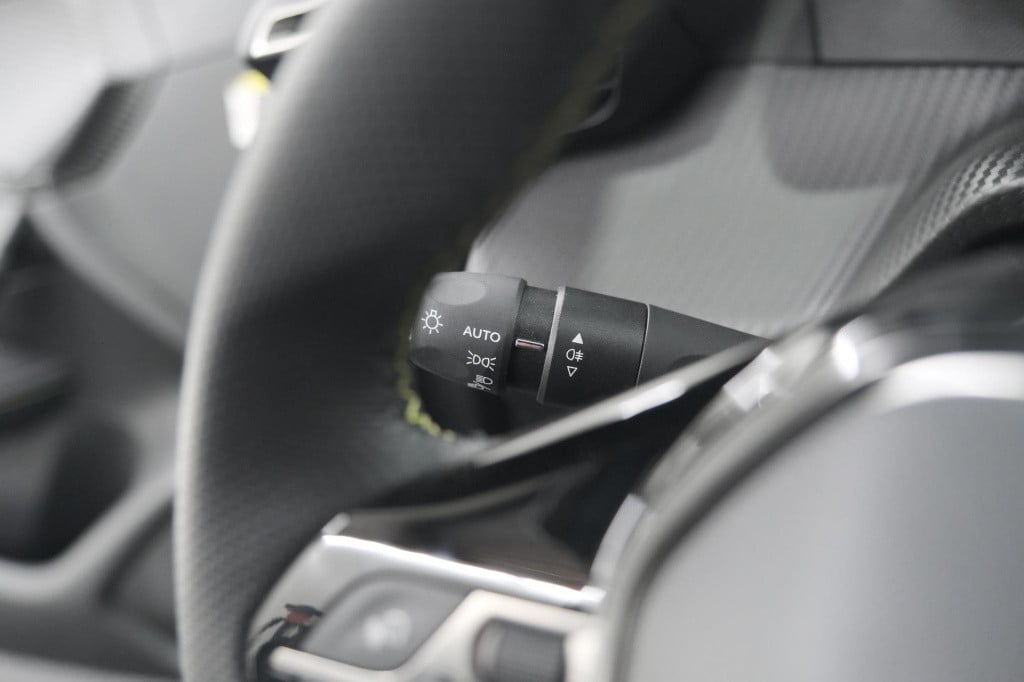 Peugeot 208 puretech 100 gt | camera | adaptieve cruise control | navigatie