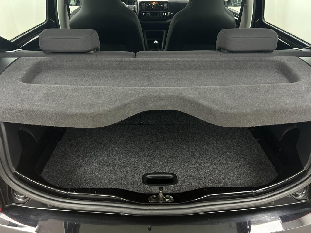 Volkswagen UP! occasion 1.0 move up! bluemotion | zwart | tweedehands volks