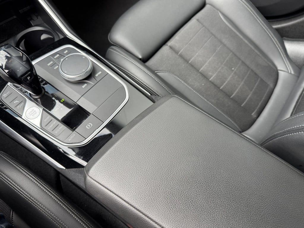 BMW 3-serie 320i automaat high executive sedan