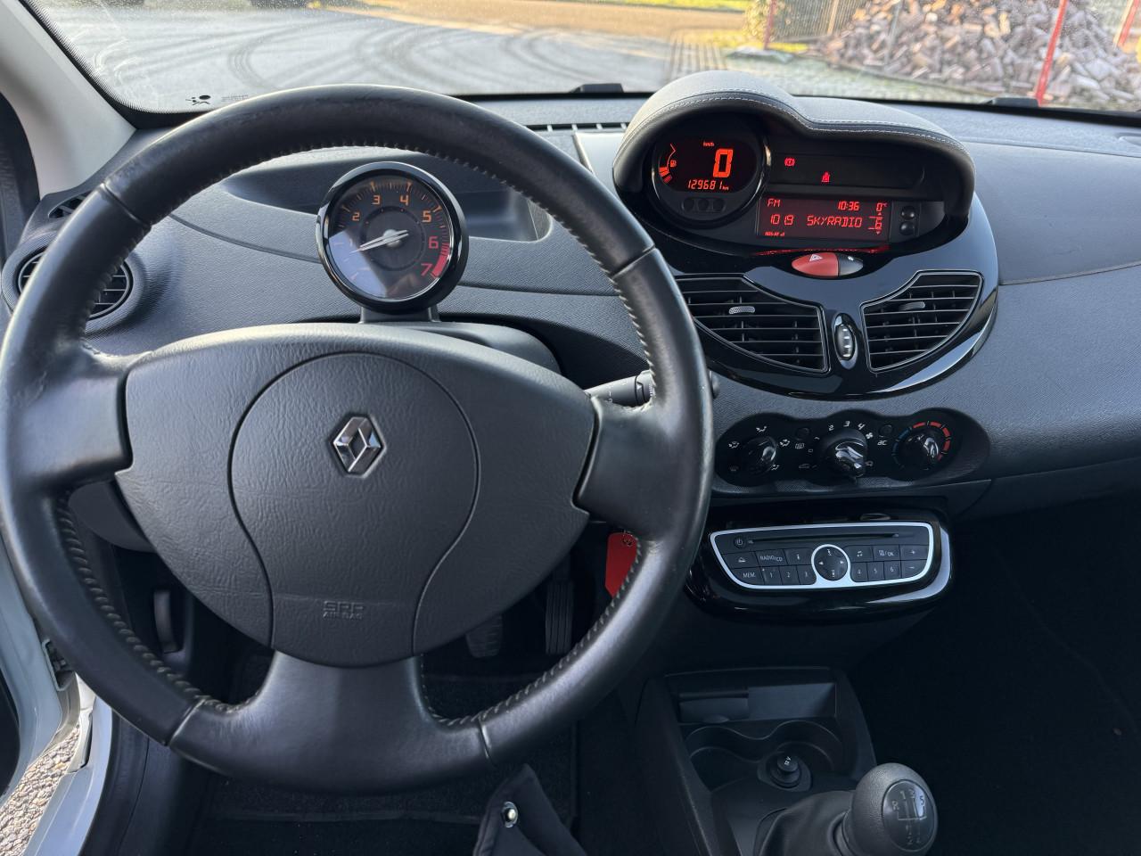 Renault Twingo 1.2 benzine met schuifdak en airco!