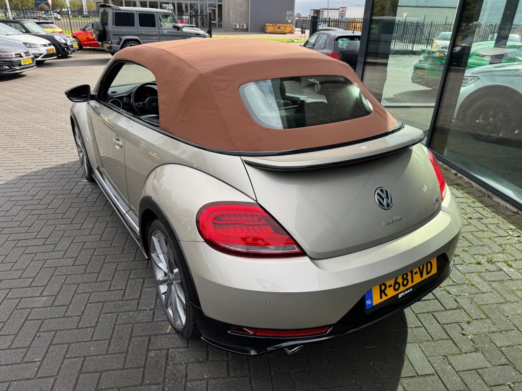Volkswagen New Beetle cabriolet 2.0 tdi r-line * led * camera * 20 inch
