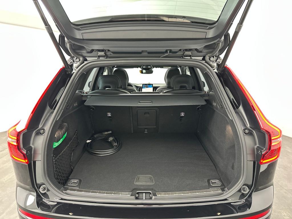 Volvo XC60 polestar engineered recharge plug-in hybrid awd