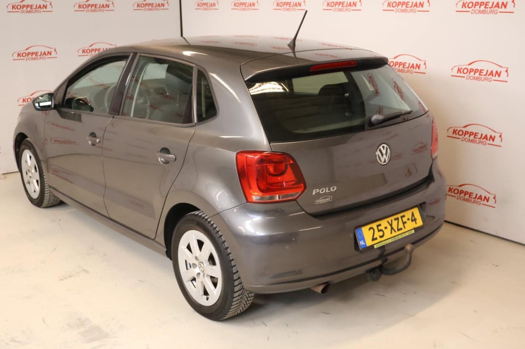 Volkswagen Polo 1.4-16v highline, pdc achter, trekhaak, el ramen, nw distri