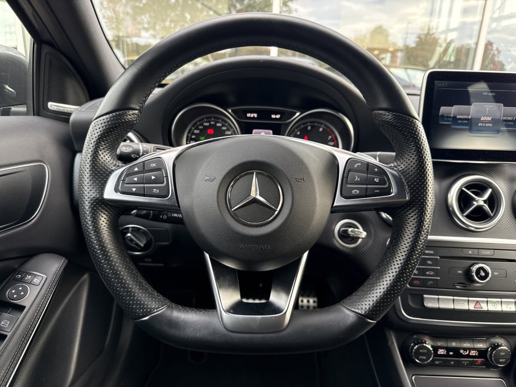Mercedes-Benz A-Klasse 180 amg night edition plus | h&k | carplay | leder |