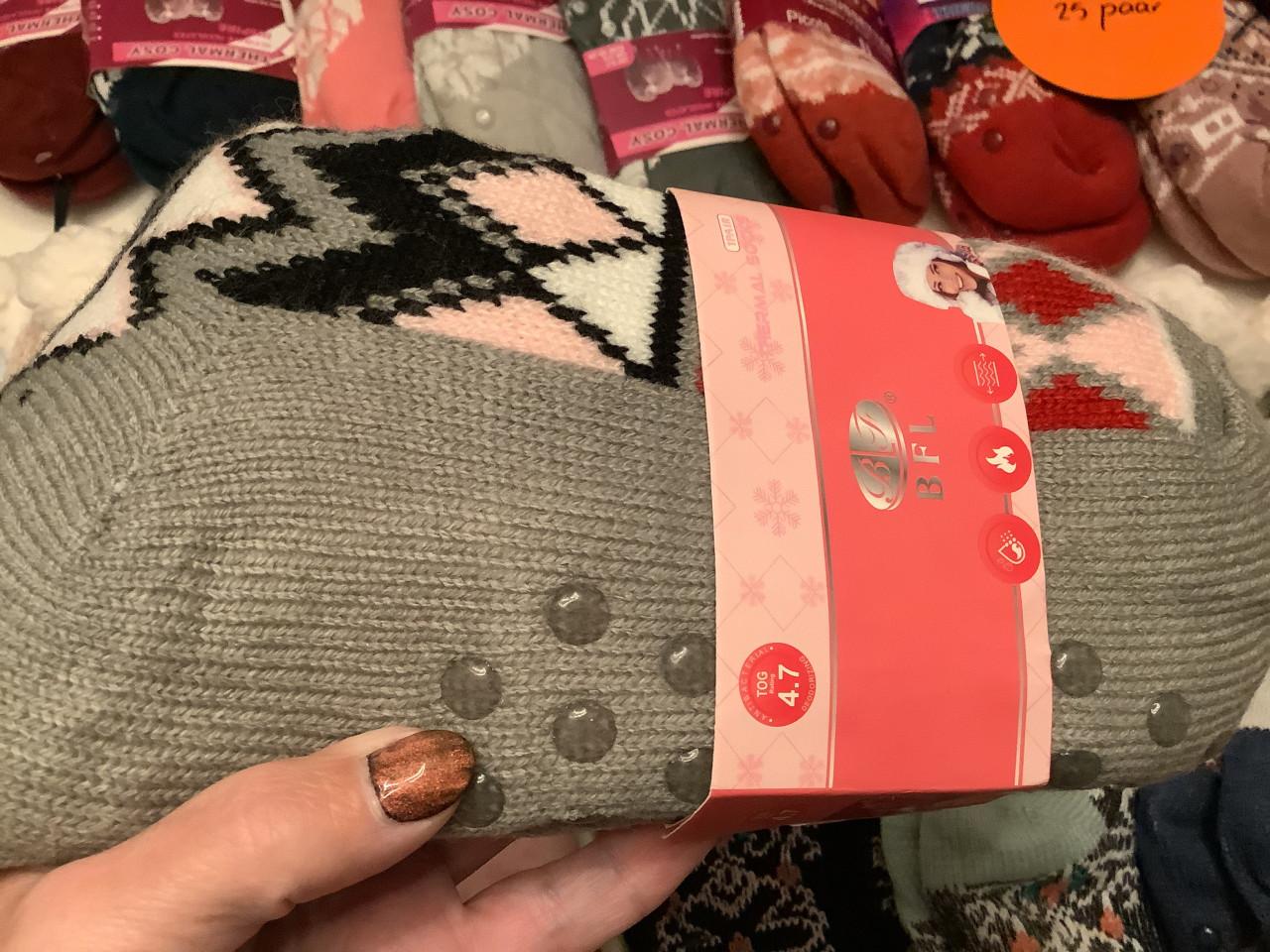 Partij leuke fluffy huissokken. ( partij 242)