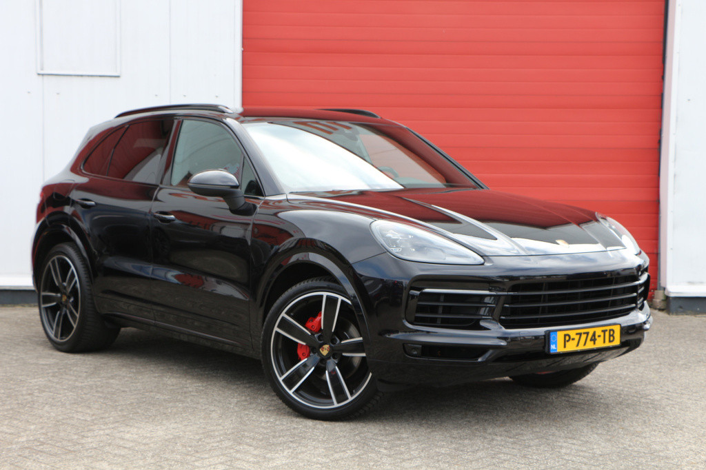 Porsche Cayenne 3.0 340pk trekhaak | all black | 22 inch