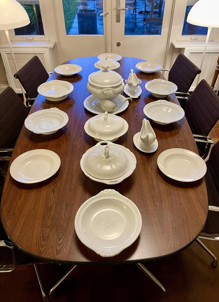 Grote verzameling wit Maastrichts aardewerk: Petrus Regout & Société