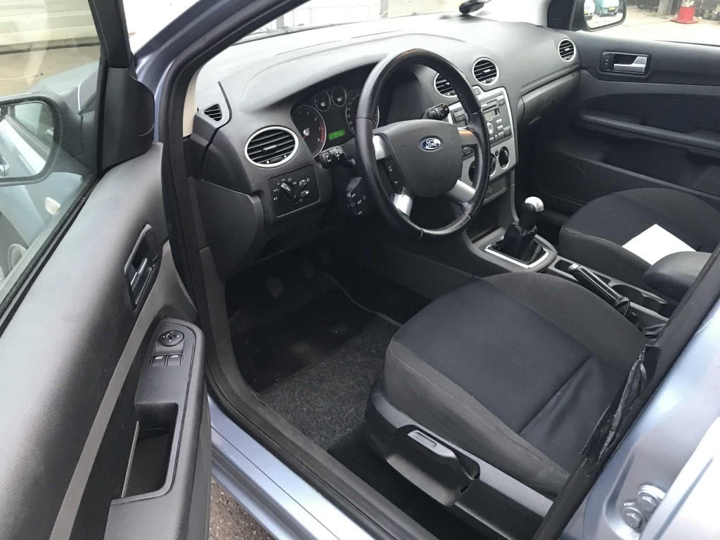 Ford Focus wagon 2.0-16v futura