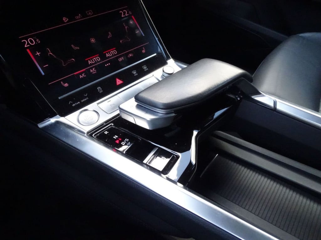 Audi E-tron e-tron 50 quattro launch edition plus 71 kwh 313pk