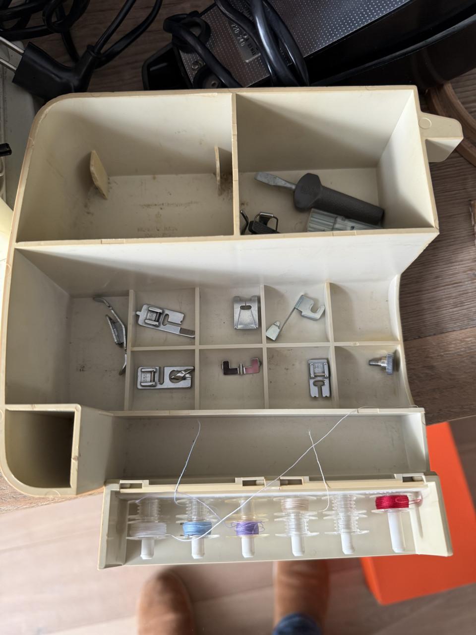 Husqvarna Practica II Naaimachine model 5220