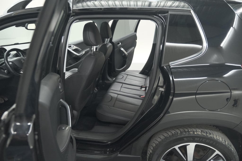 Peugeot 2008 puretech 130 gt-line | trekhaak | camera | apple carplay | par