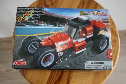 Te koop bouwpakket - rode raceauto