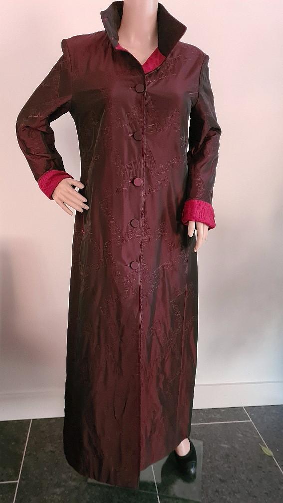 Rena Lange: Lange bordeaux jas LOVE LOVE LOVE maat 36