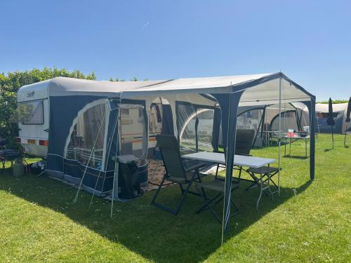 Chateau Caratt caravan