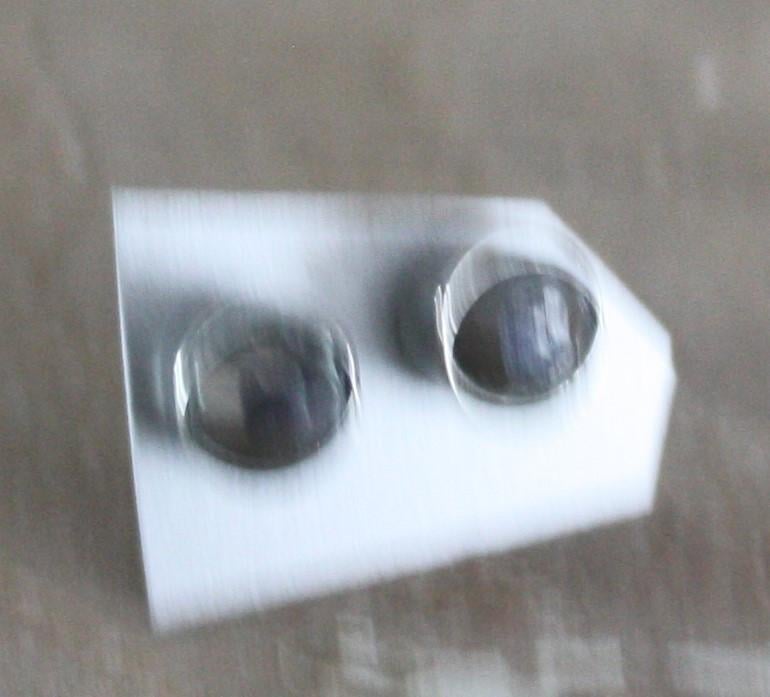 Zilver kleurige oor stekers met grijs steentje nr2