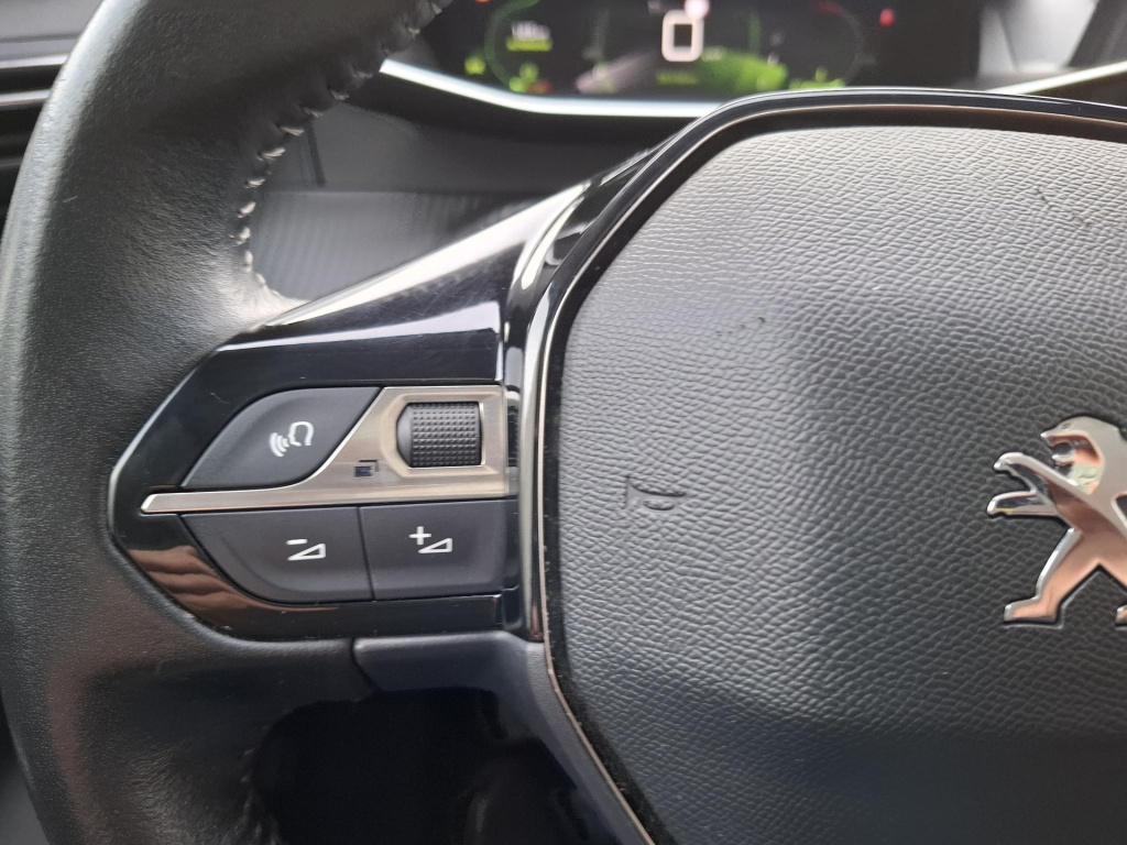 Peugeot 208 1.2 100 allure pano/clima/nav/cam