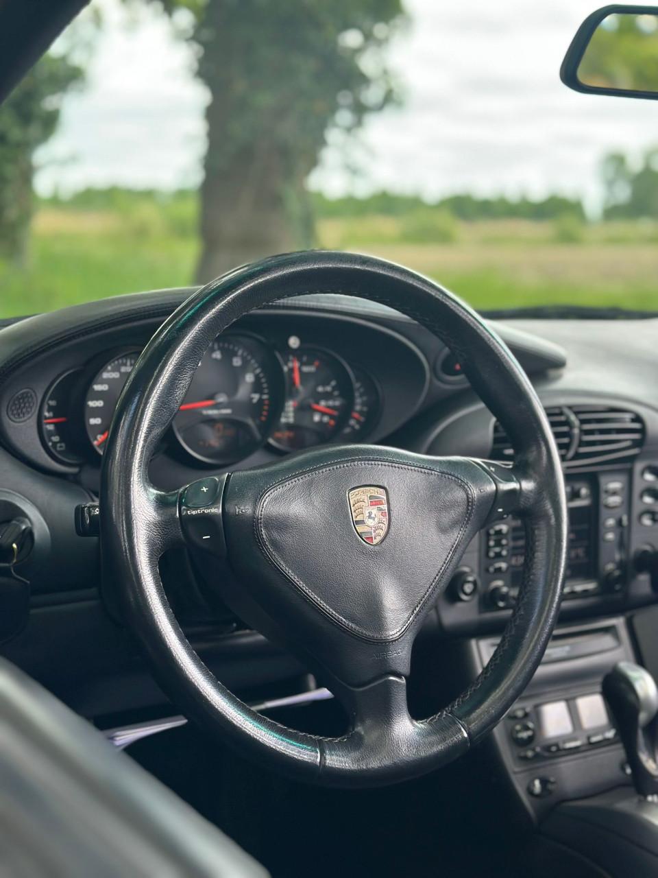 Porsche 996 cabriolet  3.4 tiptronic bj. 1999 met gereviseerde motor, bak