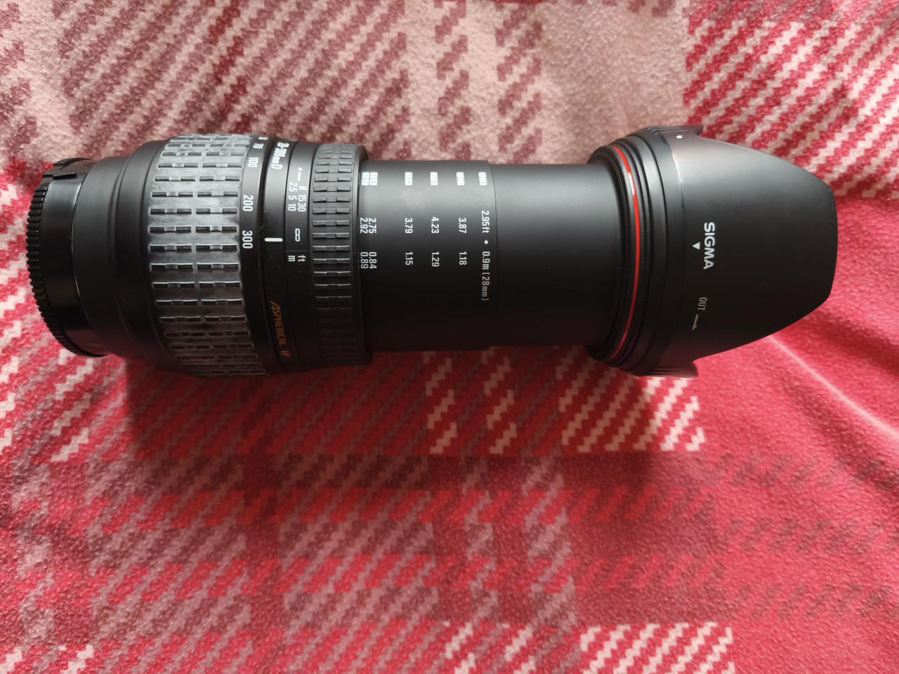 Te koop aangeboden Sony A77 Spiegelreflex Camera.