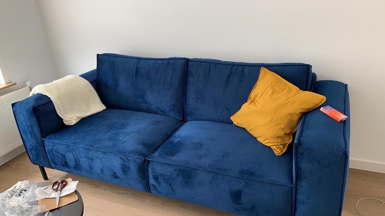 Mooie blauwe bank incl poef