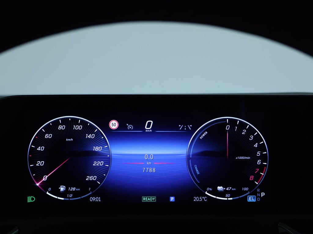 Mercedes-Benz Cla 250 e amg plug-in hybride | dodehoek detector | elektrisc