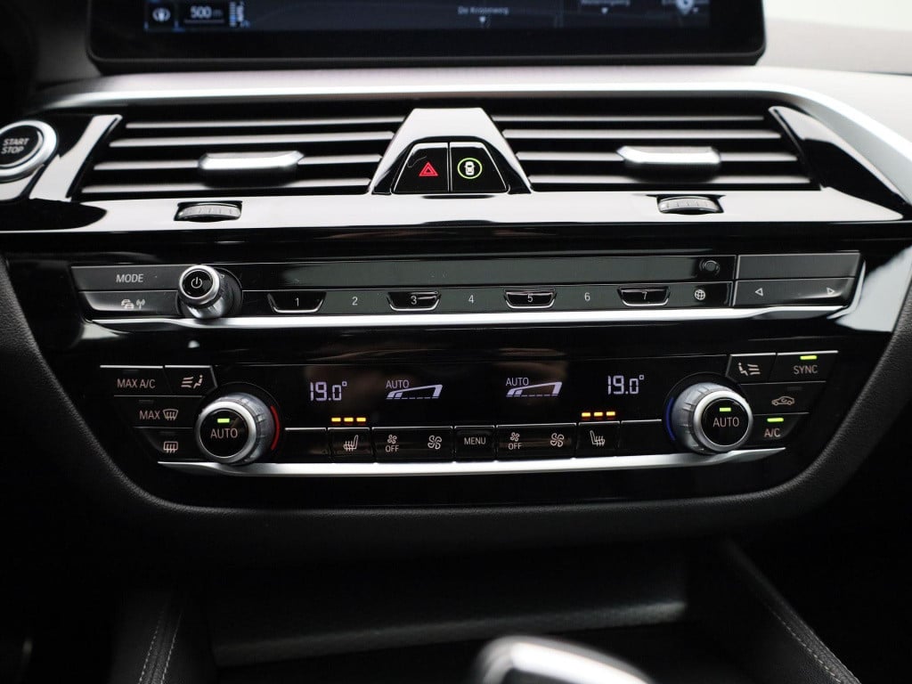BMW 5 Serie 520e business edition plus | m-sport | automaat | schuifdak | t