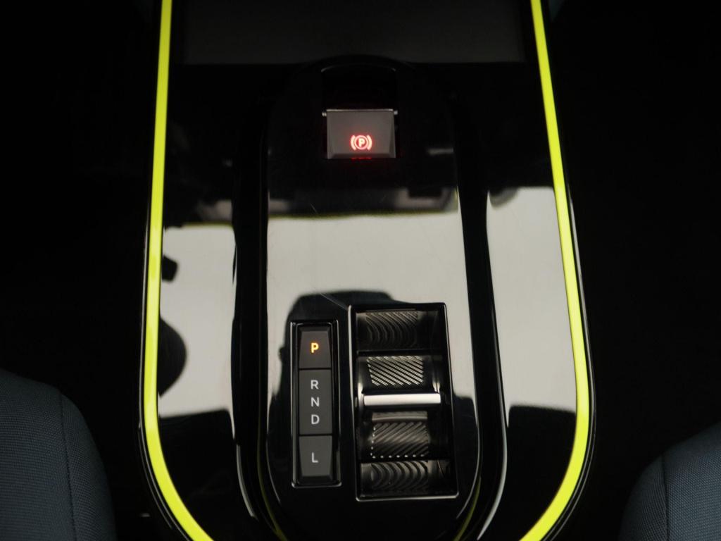 Fiat Grande Panda 1.2 hybrid icon | apple carplay & android auto | parkeers