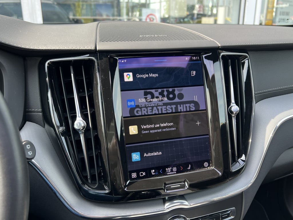 Volvo XC60 t6 340pk recharge r-design| luchtvering| panodak| adap.cruise| 3