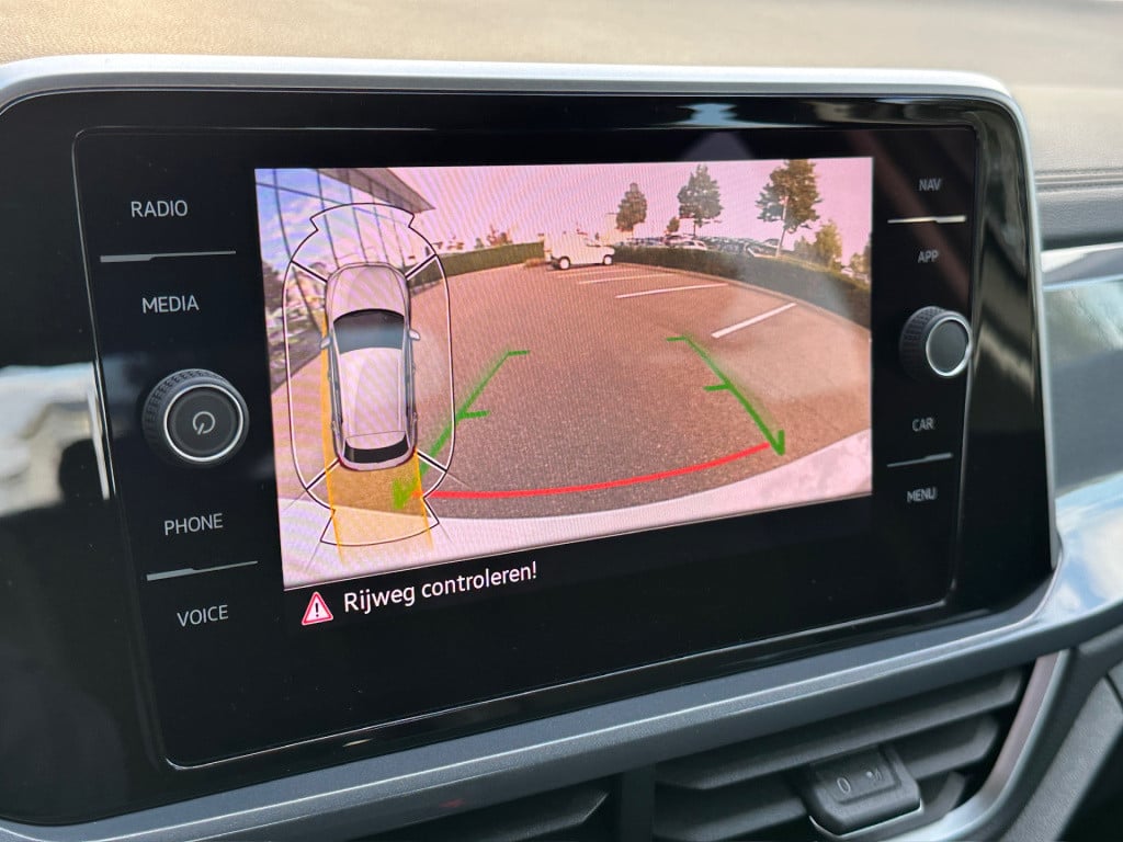 Volkswagen T-roc 1.5 tsi 150pk dsg style carplay | camera | keyless | elek.