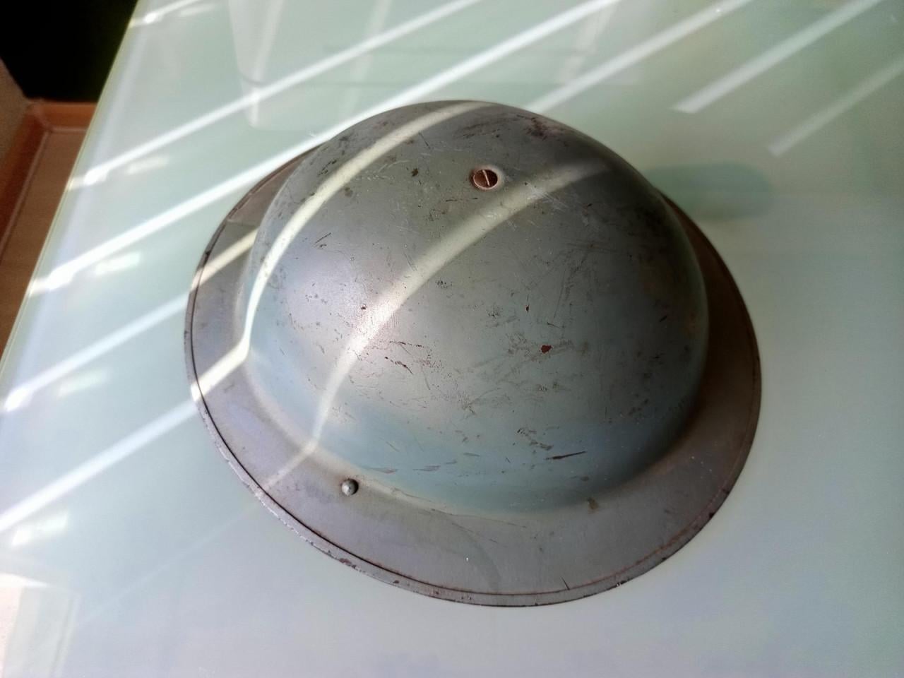 Originele Belgische legerhelm M49 (ABL 1949-1952) – Complete staat met vlag