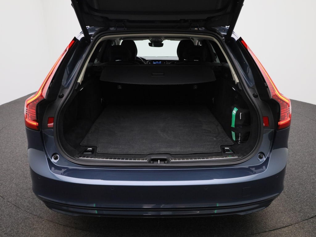 Volvo V90 2.0 b4 momentum business | automaat | navigatie | leder | apple c