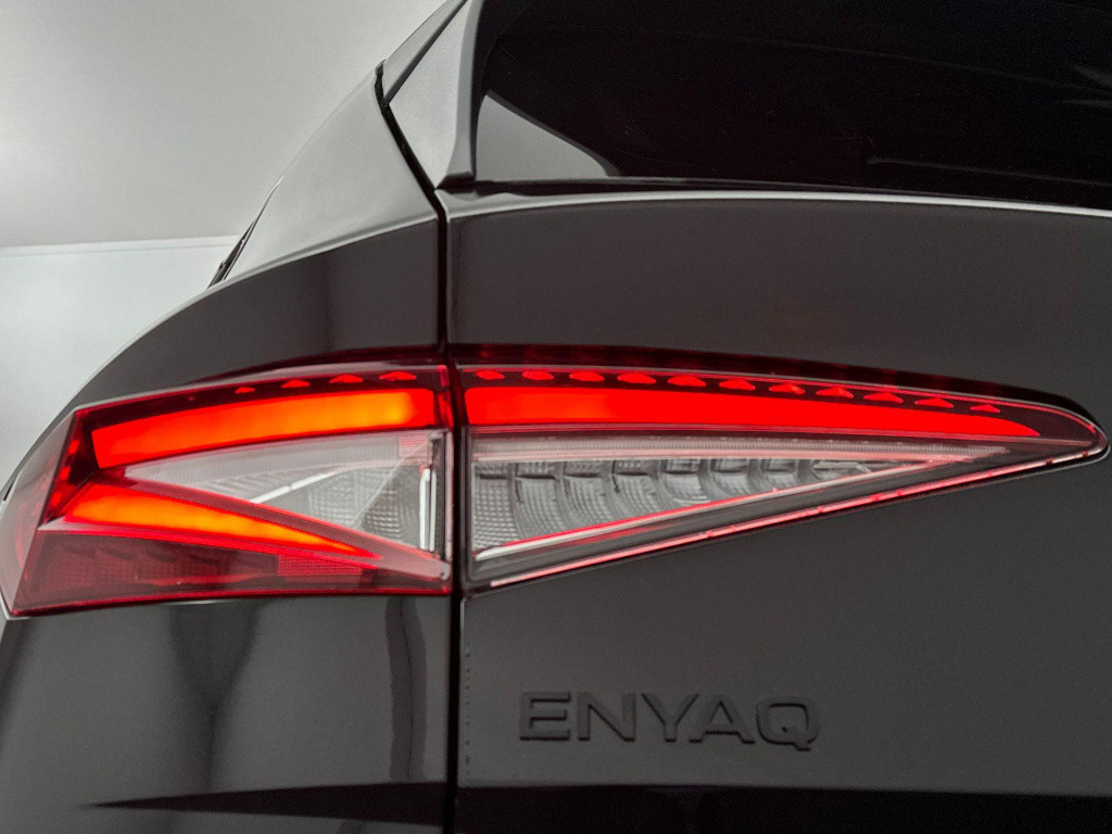 Skoda Enyaq Iv 60 sportline sportline elektromotor 132 kw / 179 pk suv elek