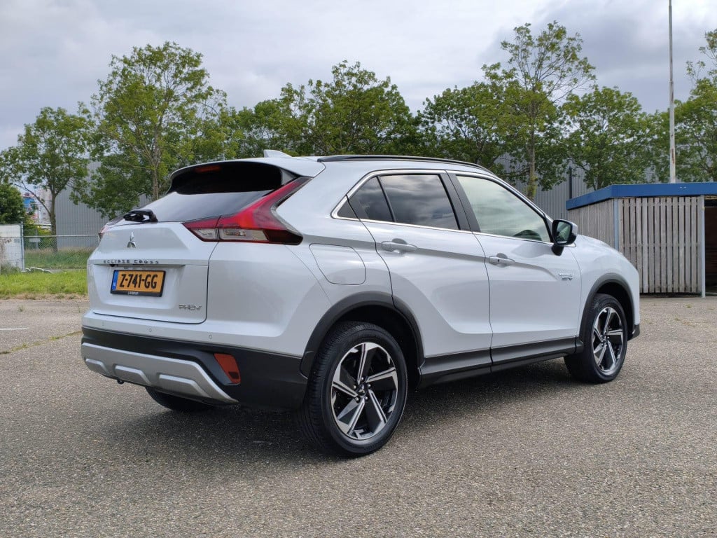 Mitsubishi Eclipse Cross 2.4 phev intense+