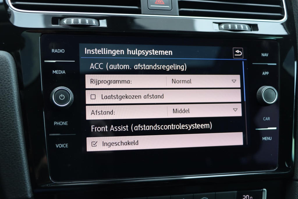 Volkswagen Golf 1.6 tdi highline r-line