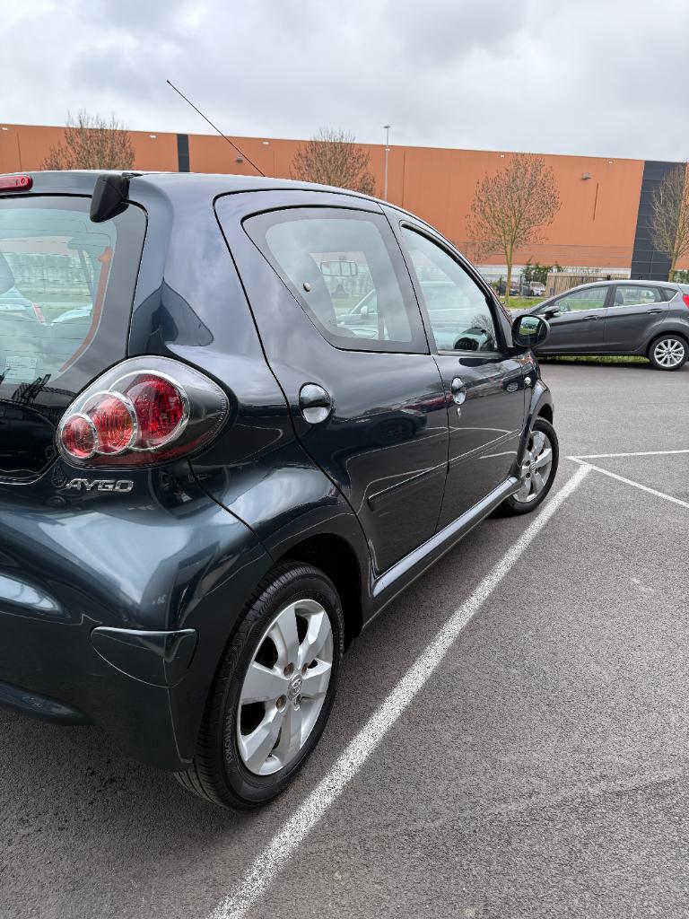 Toyota Aygo 1.0-12v aspiration green navigator