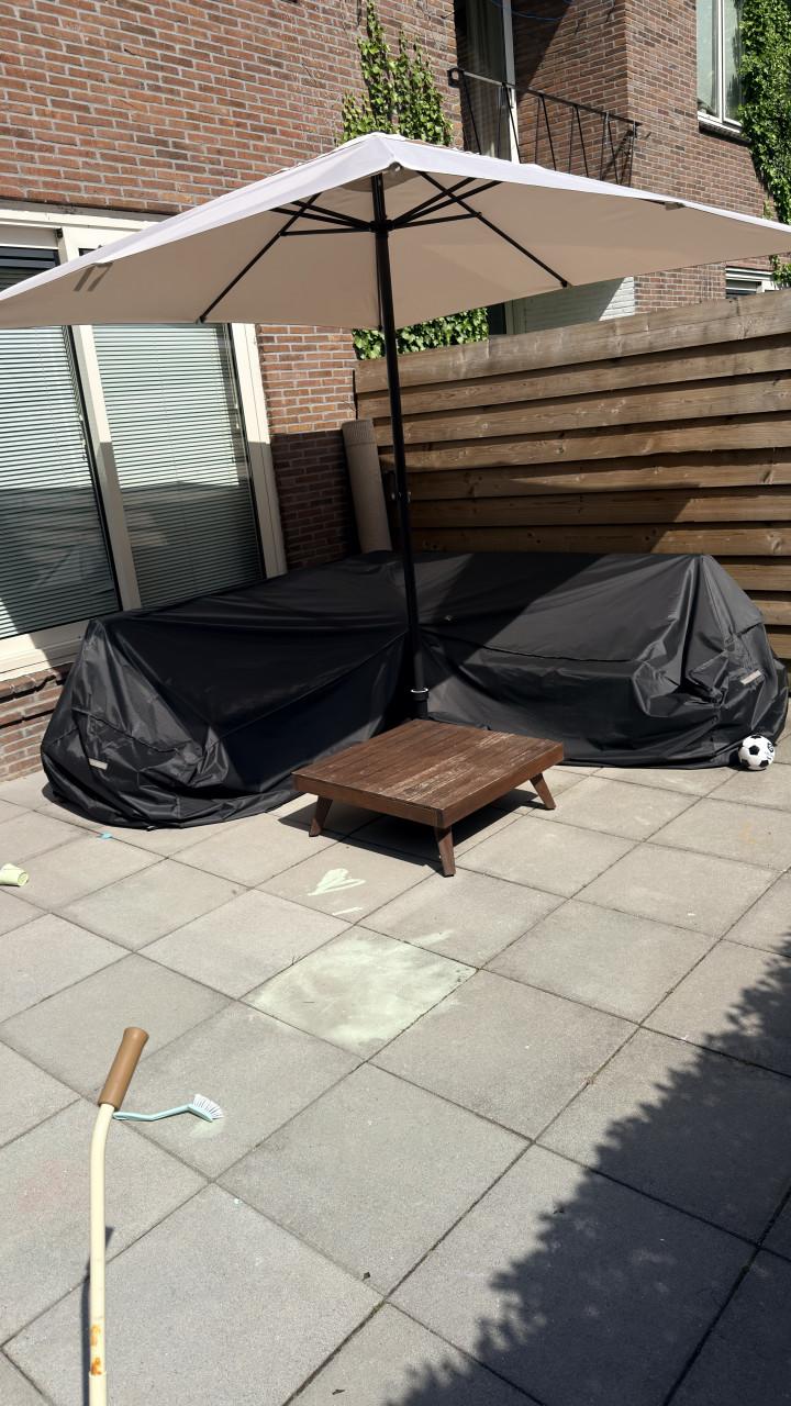 Parasol met voet