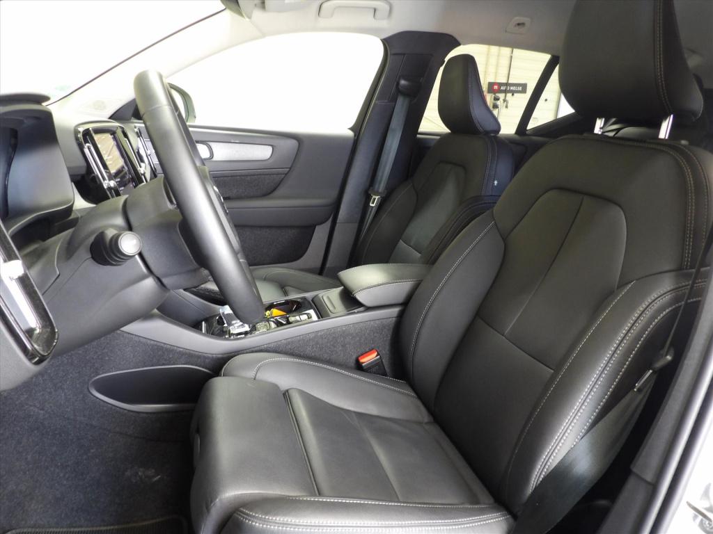 Volvo XC40 b4 197pk mild hybrid aut plus dark
