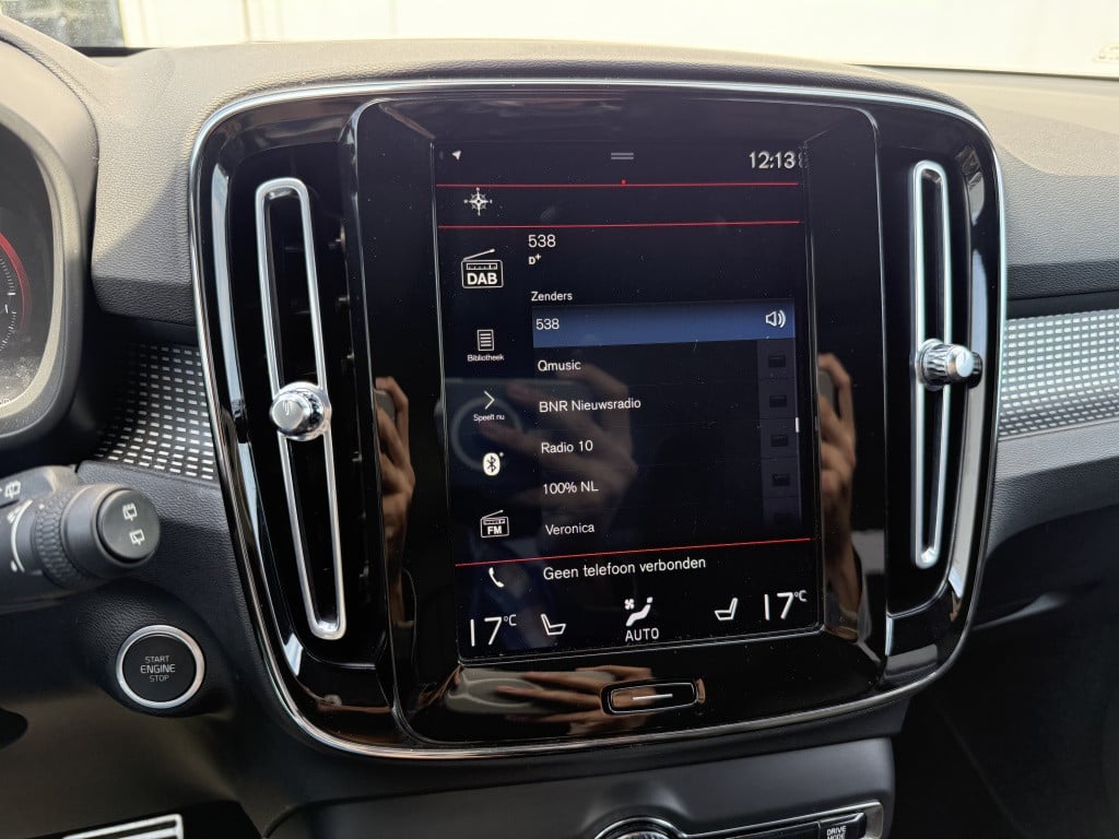 Volvo XC40 t5 262pk recharge r-design | panodak| adap.cruise| 360camera| el