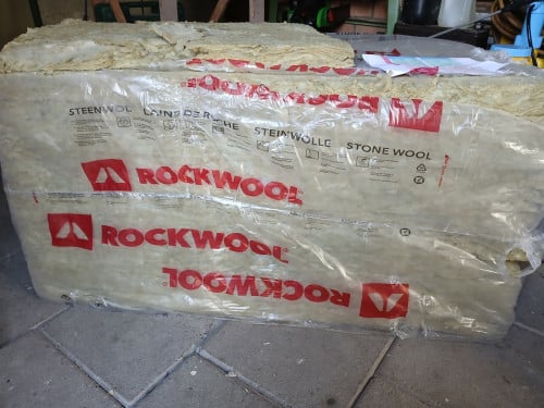 Te koop: 11 platen steenwol isolatie 100x60 x 4 cm