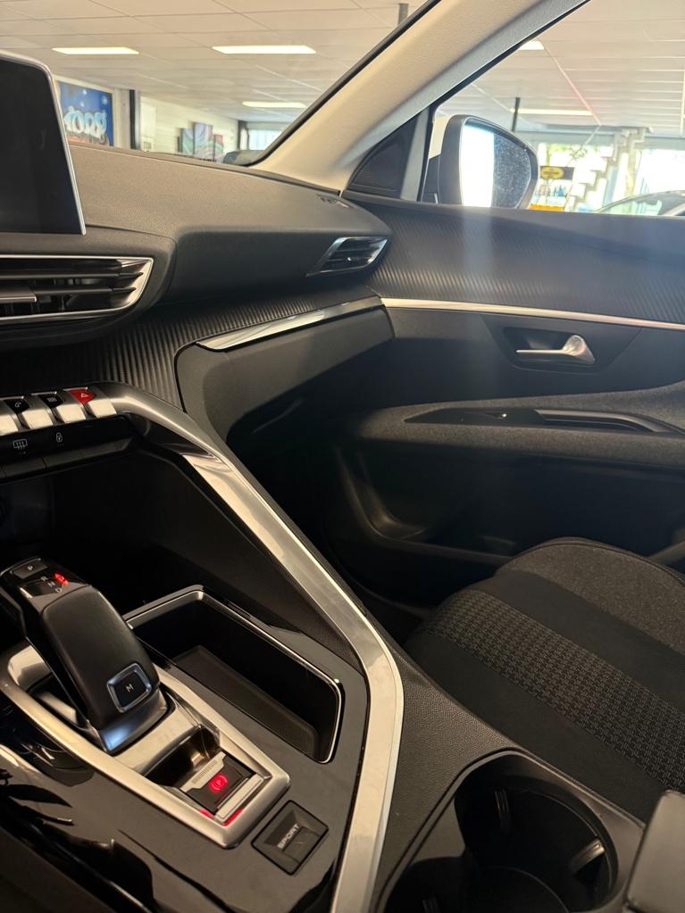 Peugeot 3008 1.2 puretech active