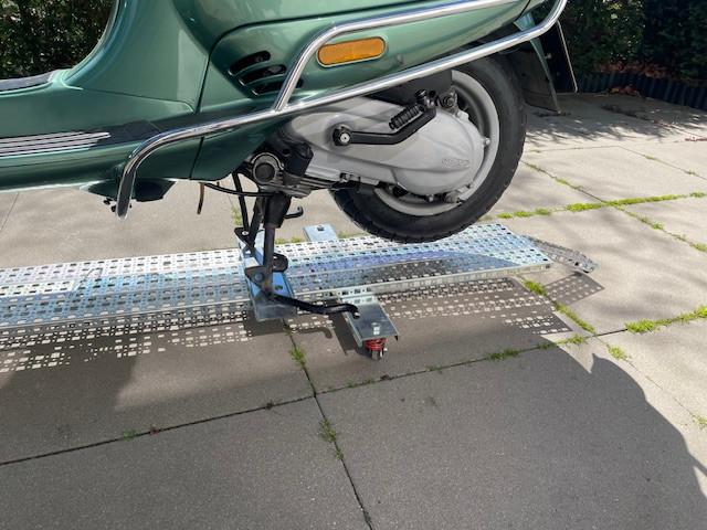 Motor /scooter trolley / verrijdbare (motor) scooterbok