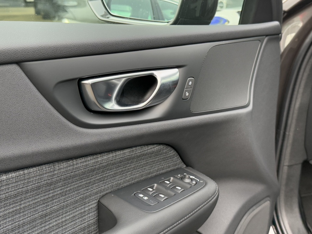 Volvo V60 b3 essential edition