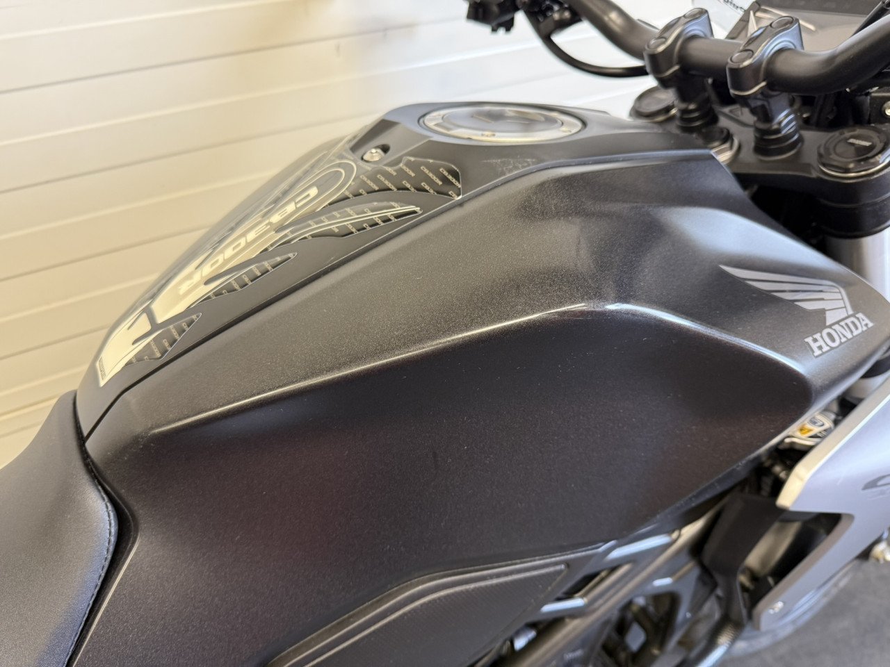 Leuke en zeer nette Honda CB 300 R!