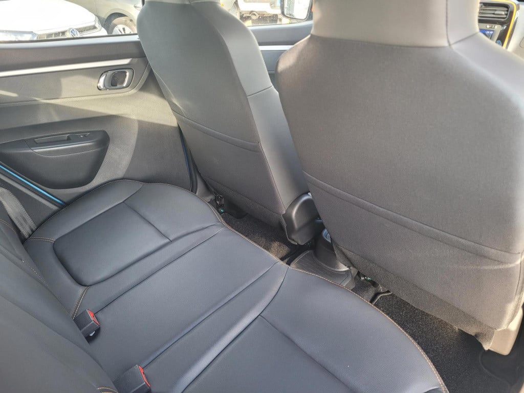 Dacia Spring comfort plus (orange pack) 27 kwh slechts 130km btw auto