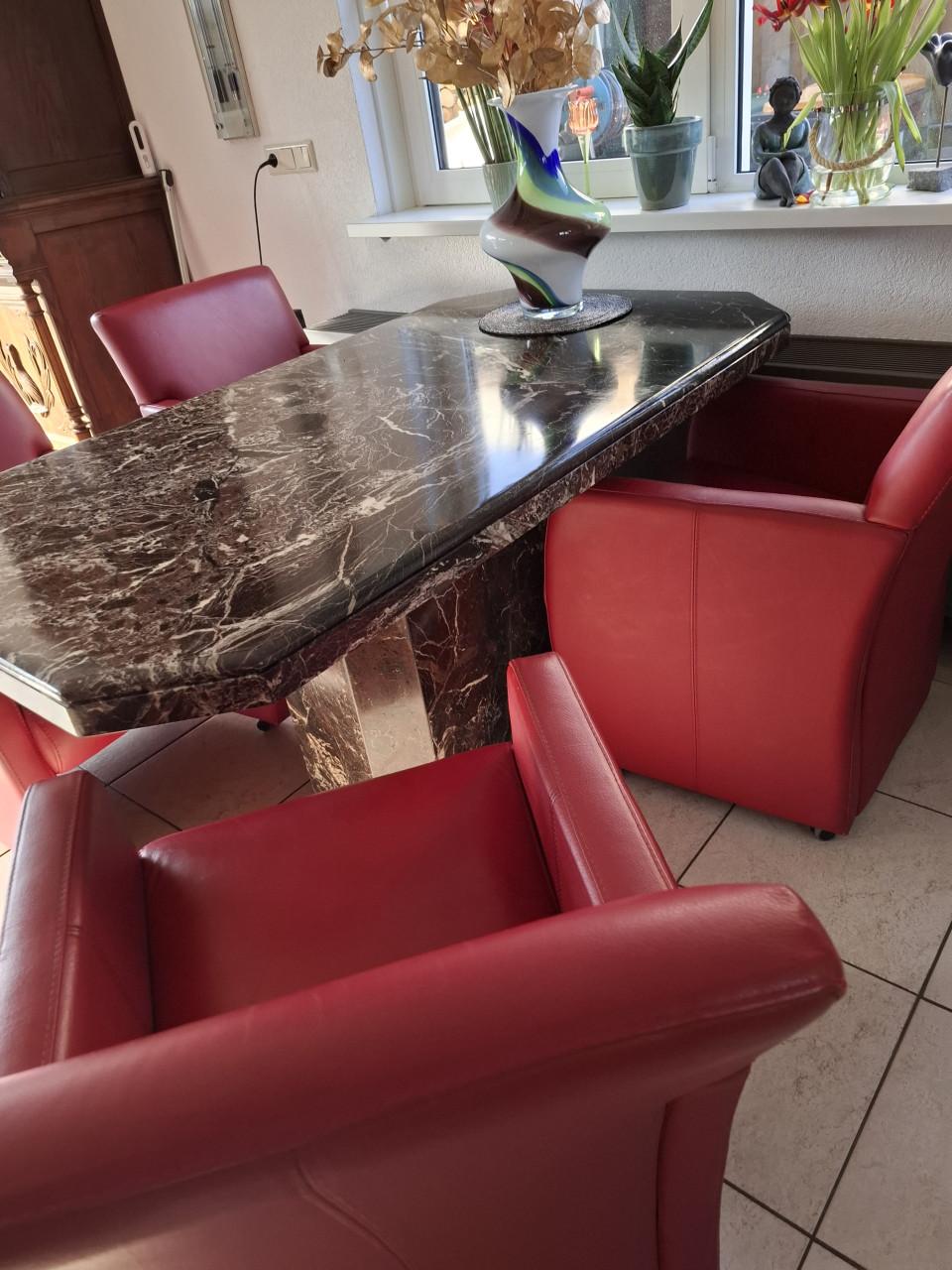 Mooie eetkamerstoelen leer NU 125,- per 4 stuks  In zg staat