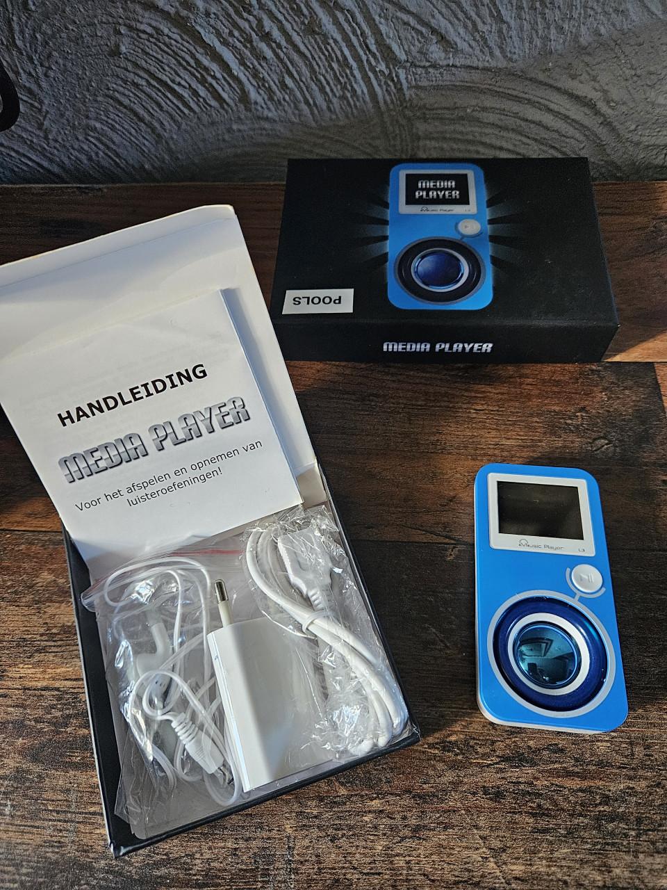 Draagbare Media Speler - Blauw met Handleiding en Accessoires