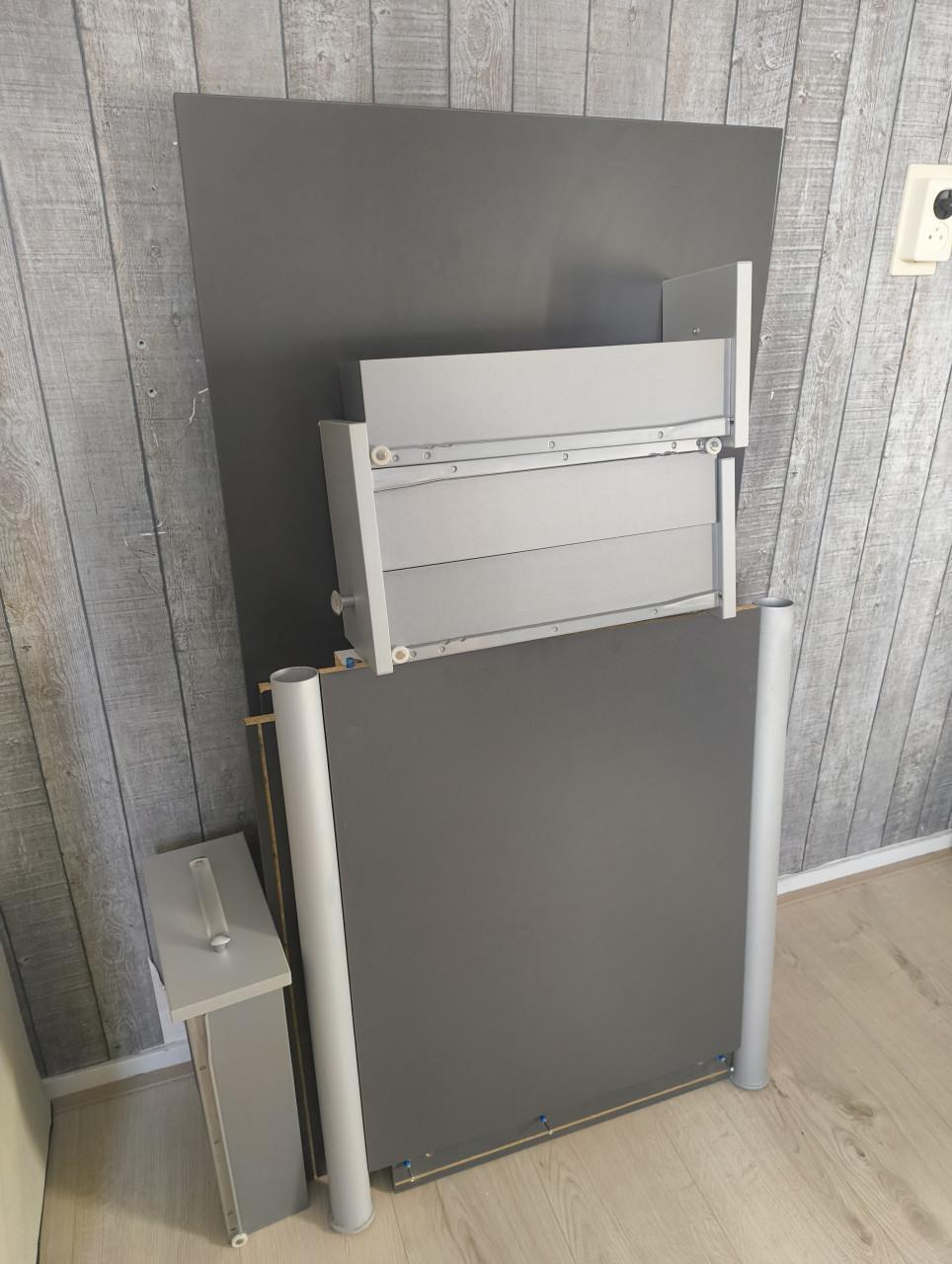 GRATIS Tiener Bureau (al uit elkaar)