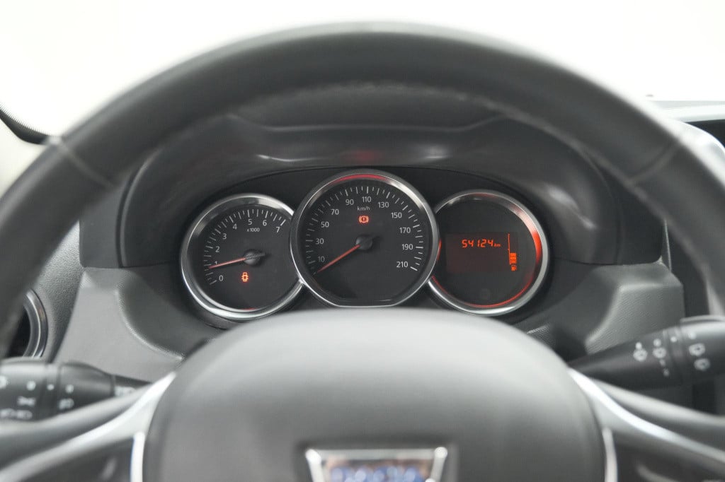 Dacia Duster tce 120 4x2 blackshadow | trekhaak | camera | navigatie | park