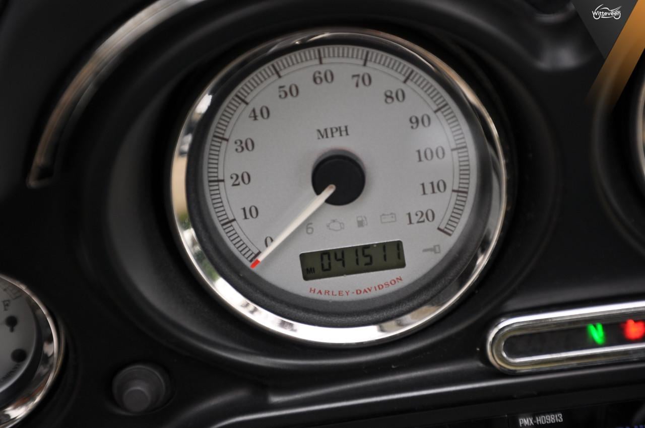 Harley Davidson FLHX Street Glide 103